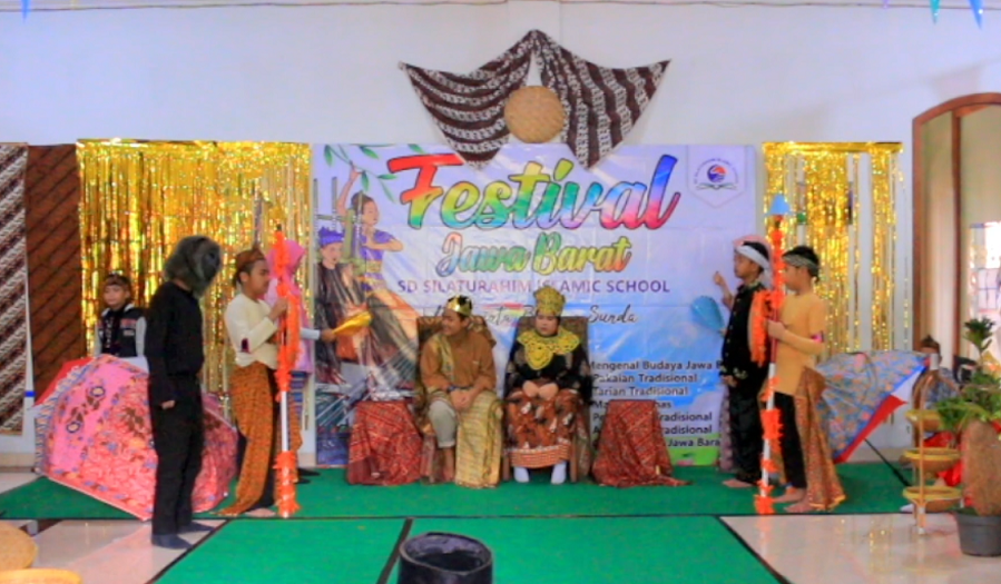 Drama Lutung Kasarung Dalam Festival Jawa Barat - SD Silaturahim ISlamic School - SD Islam Terbaik di Cibubur