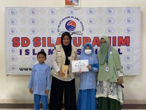SD Silaturahim Islamic School Serahkan Donasi Rp 16,4 Juta untuk Palestina