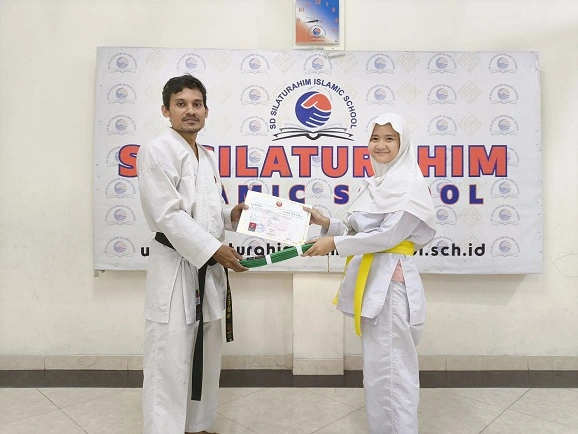Meningkatnya Prestasi Siswa SD Silaturahim Islamic School dalam Ekstrakurikuler Karate (1)