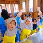 Serunya Field Trip Siswa SD Silaturahim Islamic School: Belajar Membuat Tempe dan Mie Sehat di Rumah Ceria Seribu Pulau!